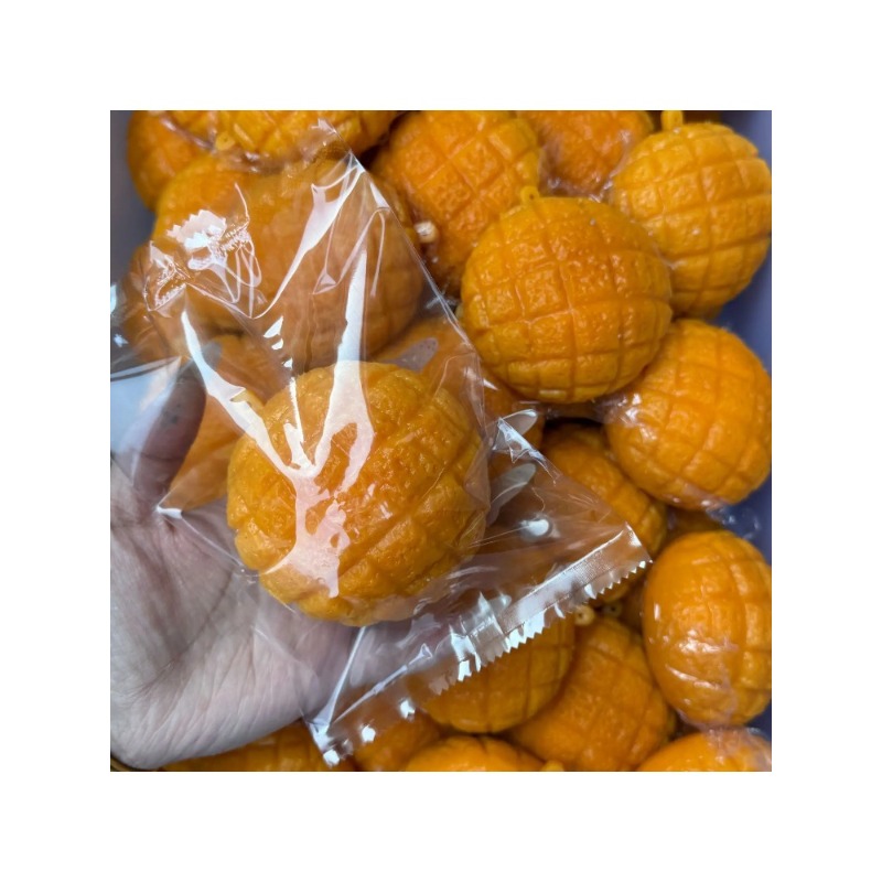 Food-Shaped Stress Ball Pineap - Food & Snacks Coloring Book Bold & Easy Pdf recension och pris